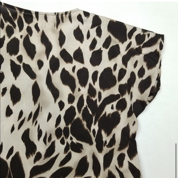 🛍️Show Me Your Mumu Neutral Animal Print Blouse Medium - Picture 8 of 8